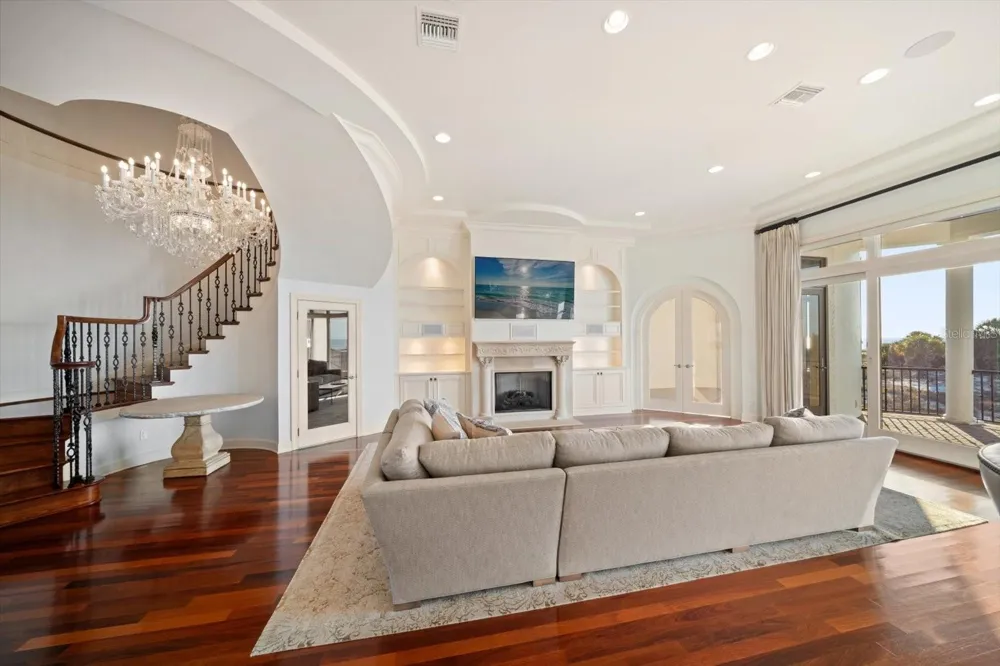 1040 ELDORADO AVENUE Clearwater Beach, FL 33767