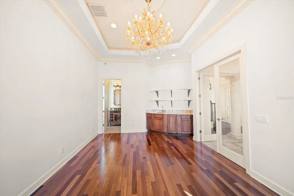 1040 ELDORADO AVENUE Clearwater Beach, FL 33767