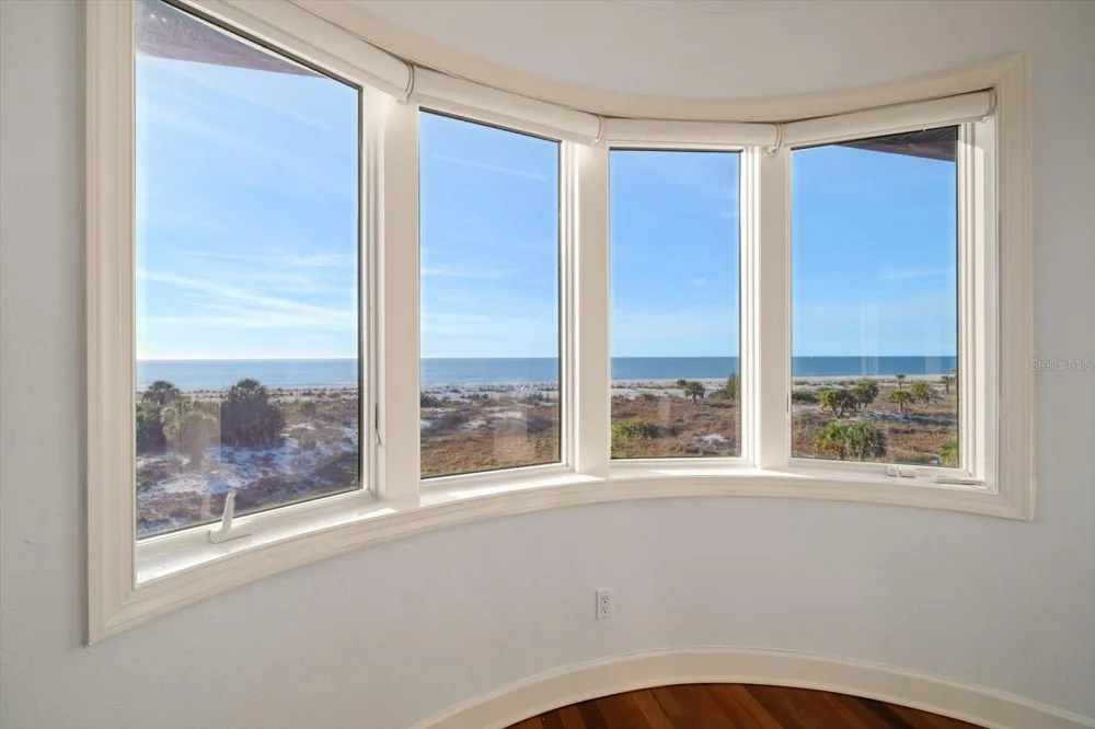 1040 ELDORADO AVENUE Clearwater Beach, FL 33767
