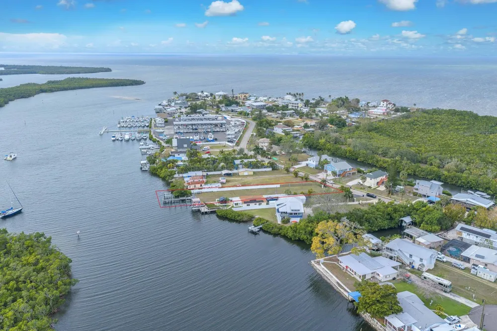 3304 W SHELL POINT ROAD Ruskin, FL 33570