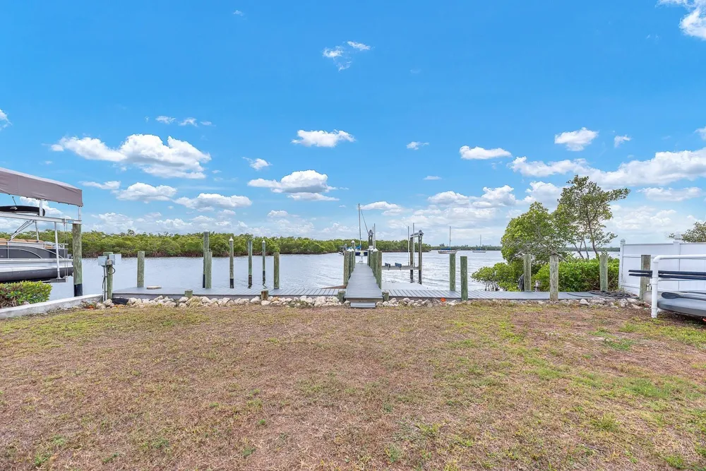 3304 W SHELL POINT ROAD Ruskin, FL 33570