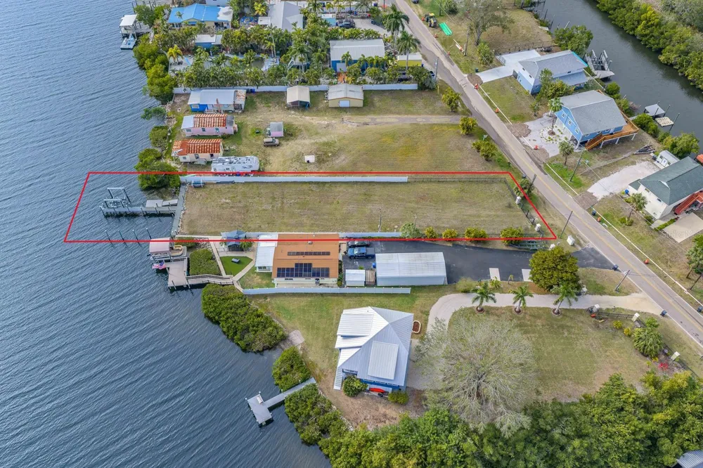 3304 W SHELL POINT ROAD Ruskin, FL 33570