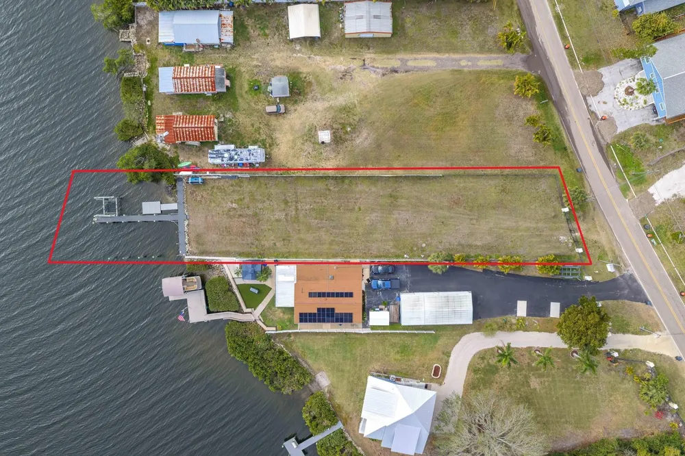 3304 W SHELL POINT ROAD Ruskin, FL 33570