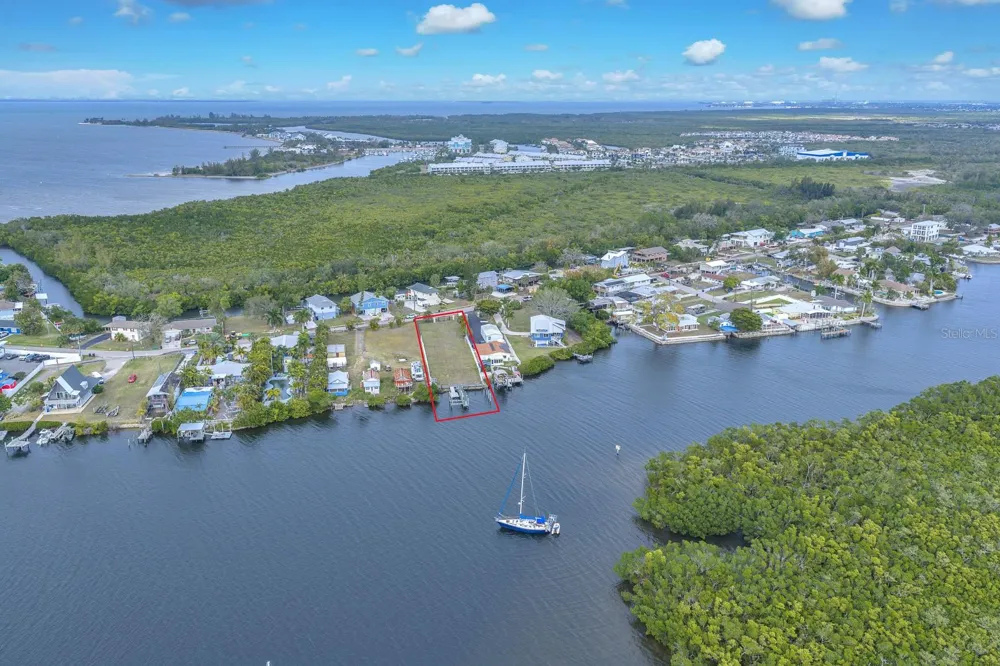 3304 W SHELL POINT ROAD Ruskin, FL 33570