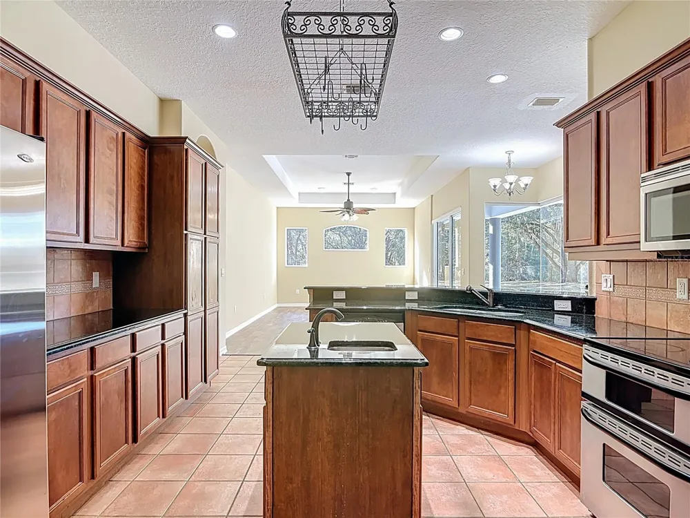 949 HAWK LANDING Fruitland Park, FL 34731