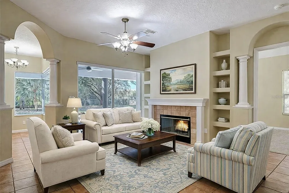 949 HAWK LANDING Fruitland Park, FL 34731