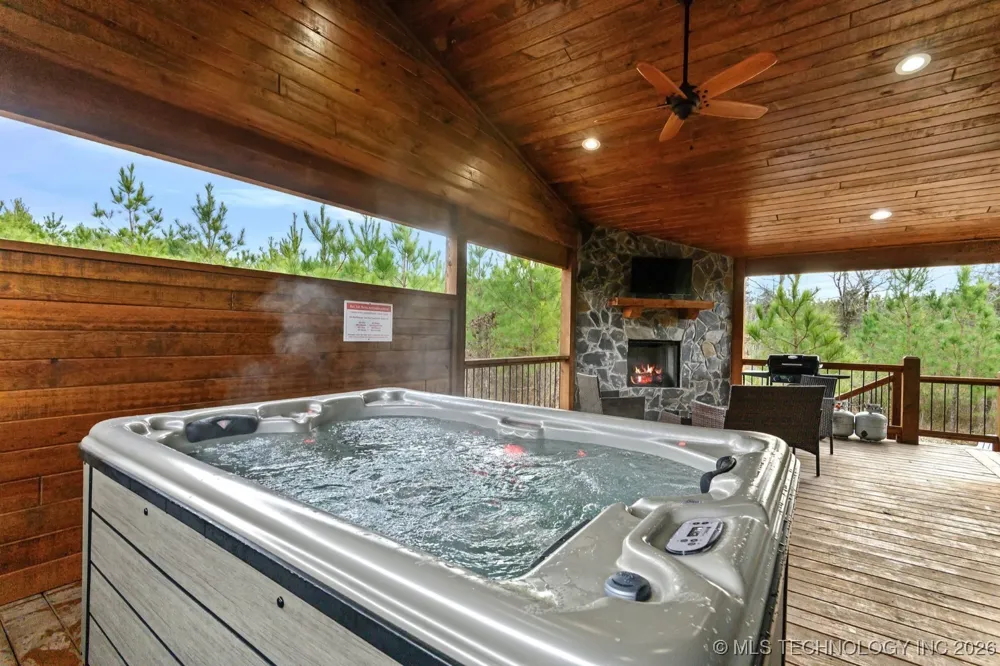 106 Red Holly Trail Broken Bow, OK 74728