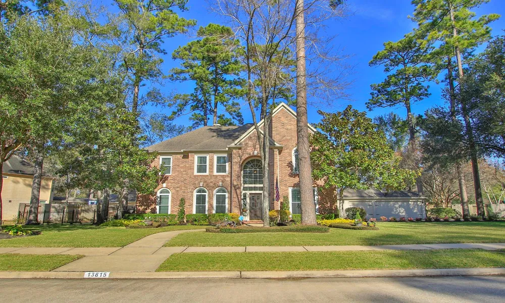 13815 Lakewood Crossing Boulevard