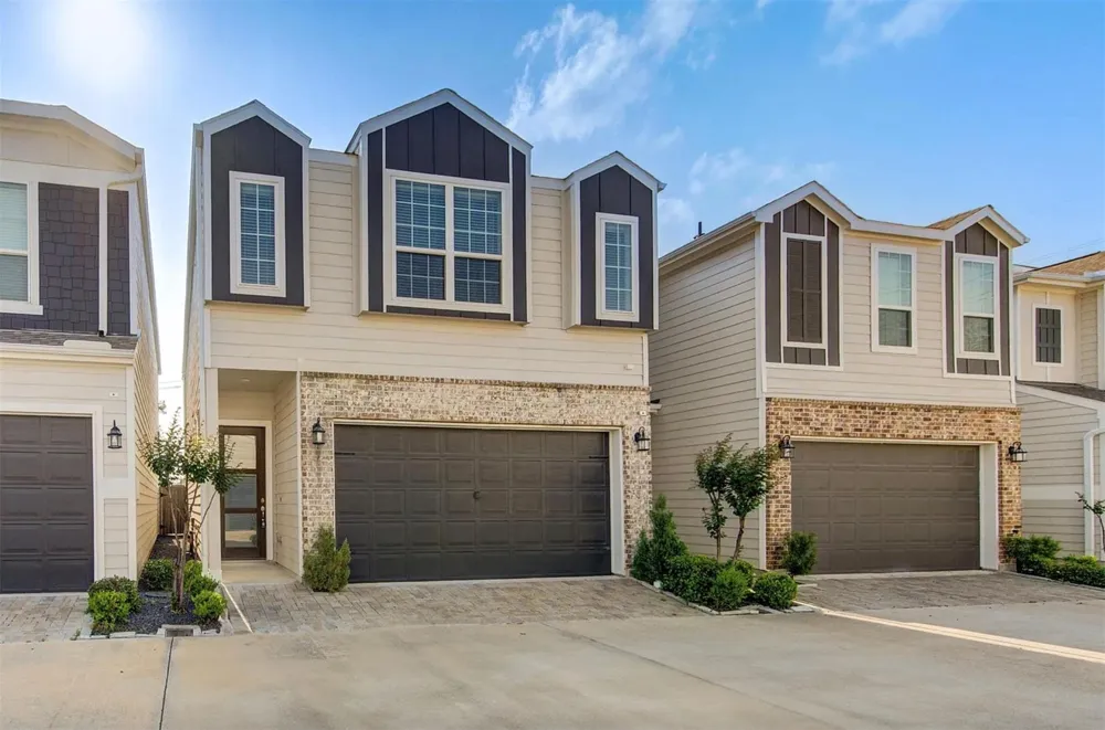 1517 Canter Bayou Way