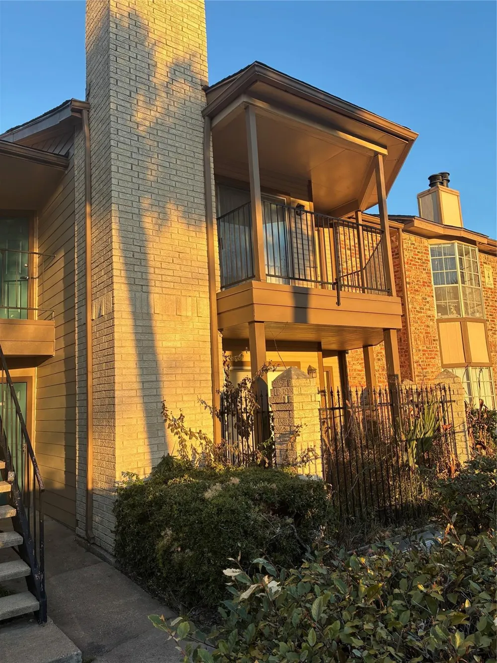 2121 Hepburn Street #404