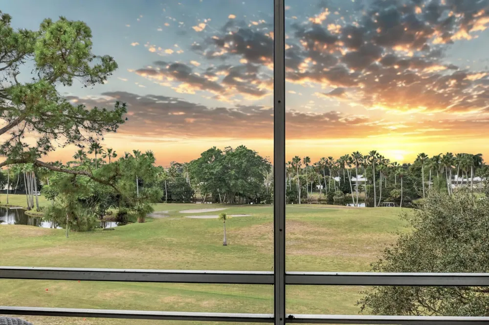 3871 Via Poinciana #404