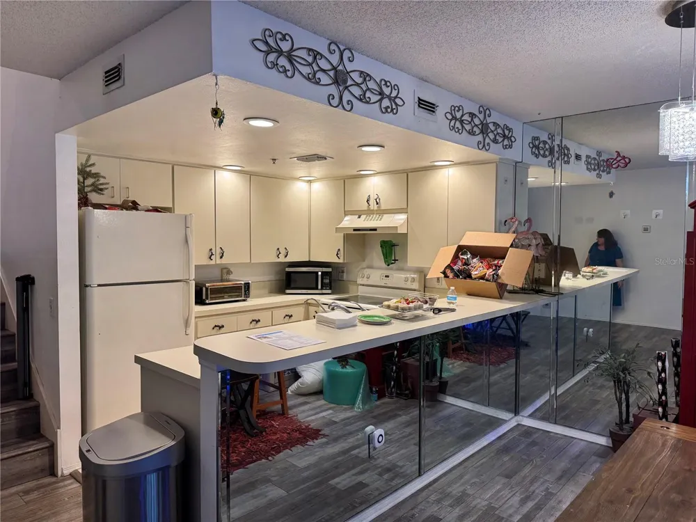 2111 VISTA DEL SOL CIRCLE #403 Lutz, FL 33558