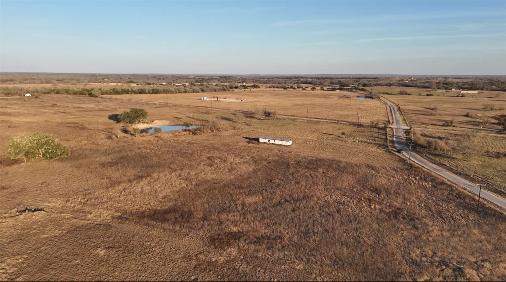 5 CR 119 Ledbetter, TX 78946