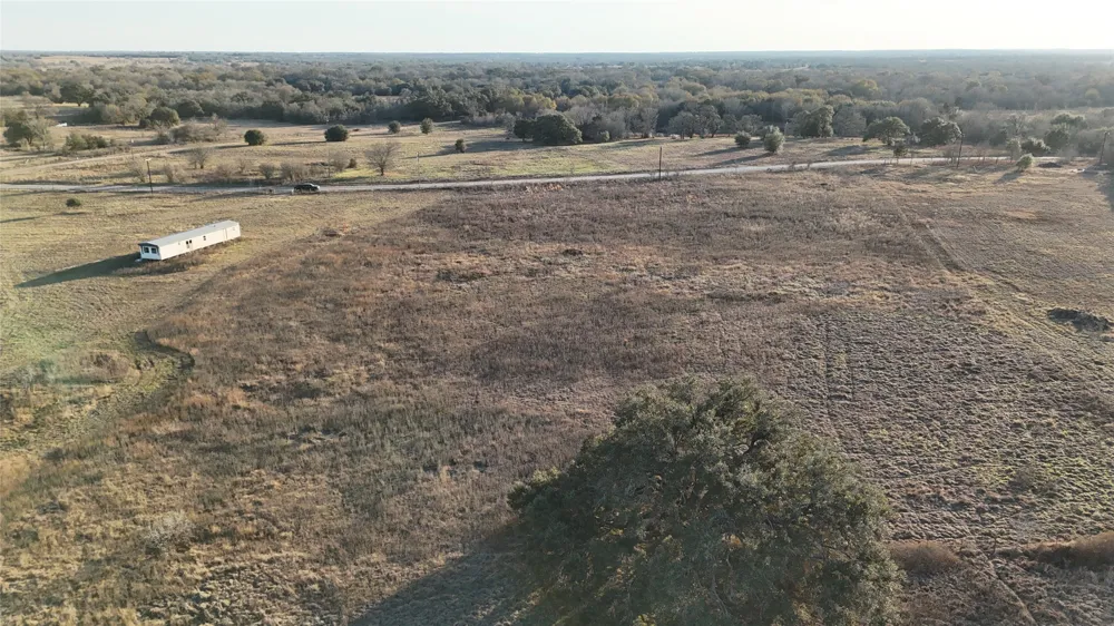 5 CR 119 Ledbetter, TX 78946