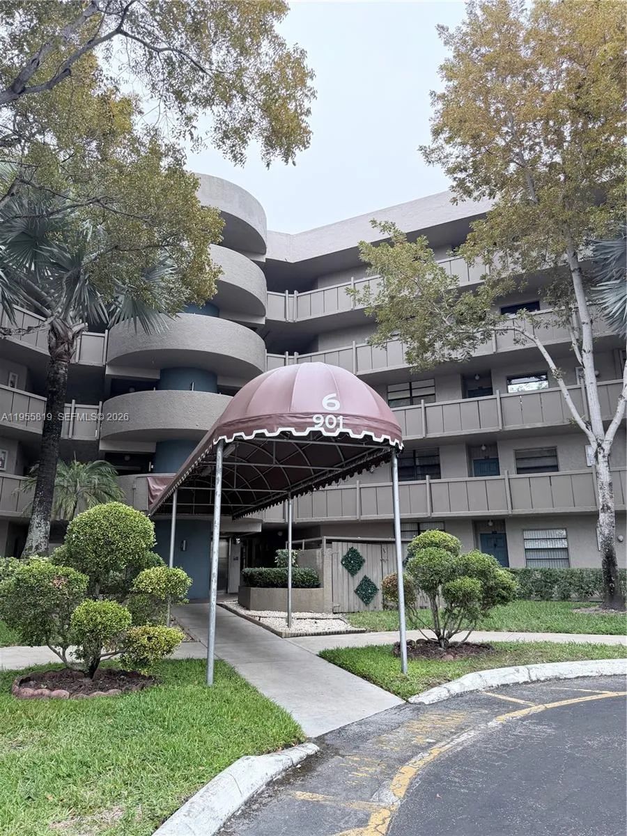 901 Colony Point Cir #505