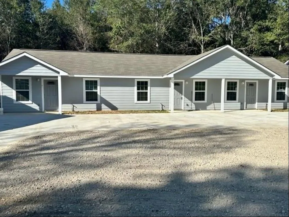 635 Mlk Drive Ames, TX 77575