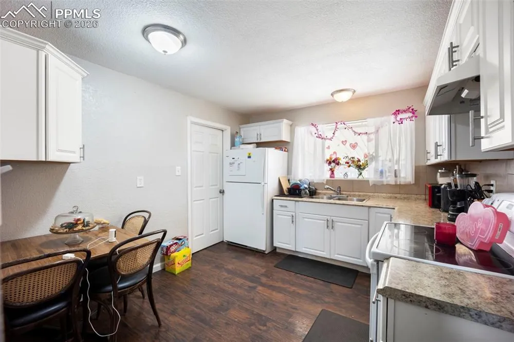 60 Loch Lomond Lane Pueblo, CO 81001