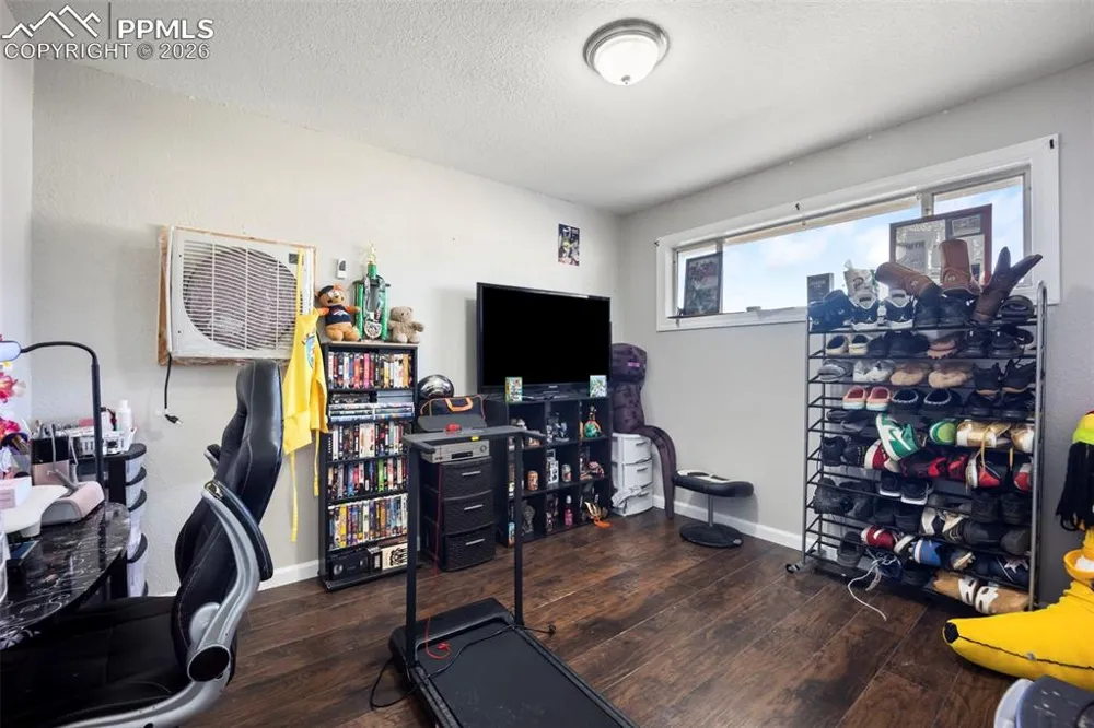 60 Loch Lomond Lane Pueblo, CO 81001