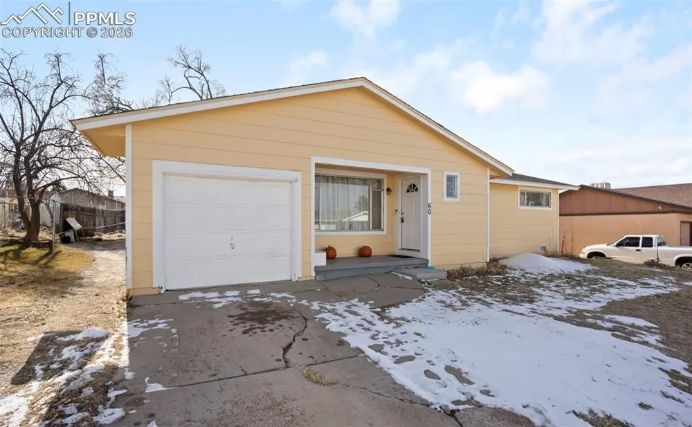 60 Loch Lomond Lane Pueblo, CO 81001