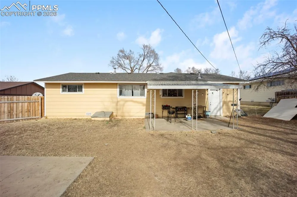 60 Loch Lomond Lane Pueblo, CO 81001