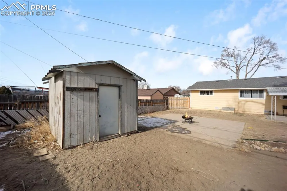 60 Loch Lomond Lane Pueblo, CO 81001