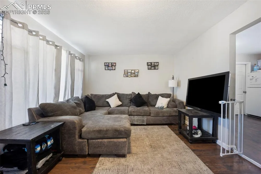 60 Loch Lomond Lane Pueblo, CO 81001