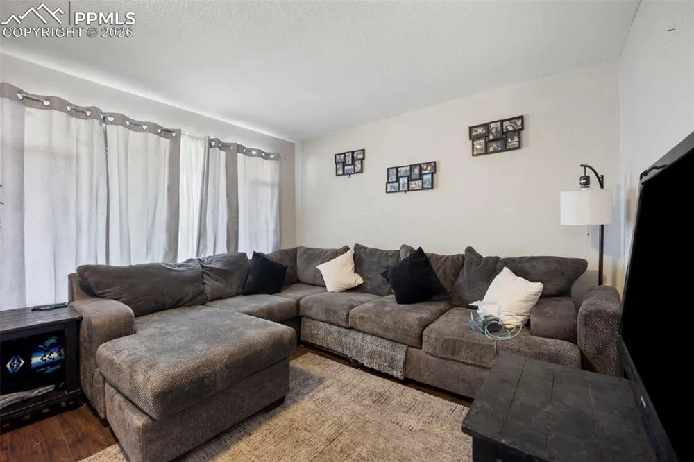 60 Loch Lomond Lane Pueblo, CO 81001