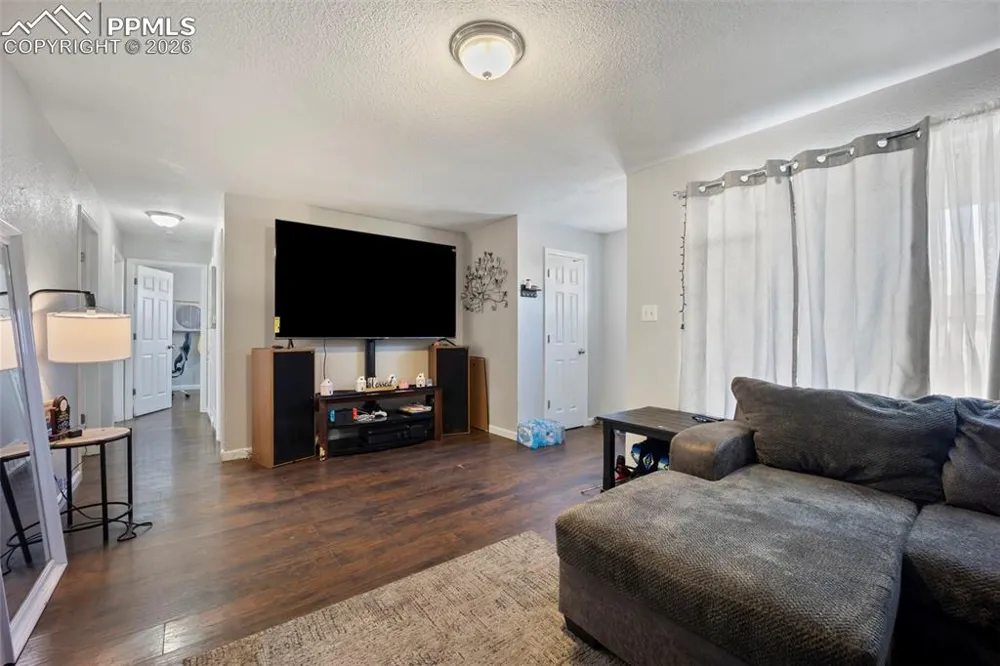 60 Loch Lomond Lane Pueblo, CO 81001