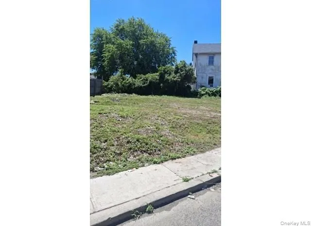 2261 Loretta Road Far Rockaway, NY 11691