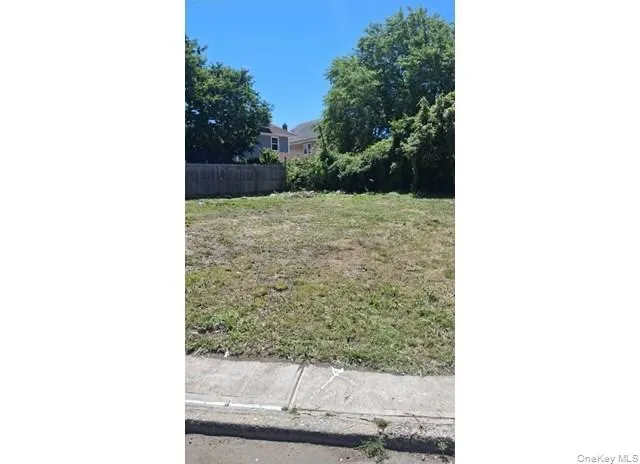 2261 Loretta Road Far Rockaway, NY 11691
