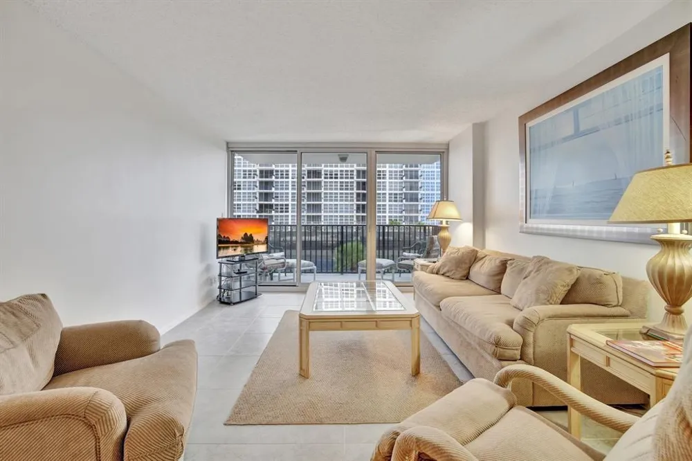 525 Ocean Boulevard #522