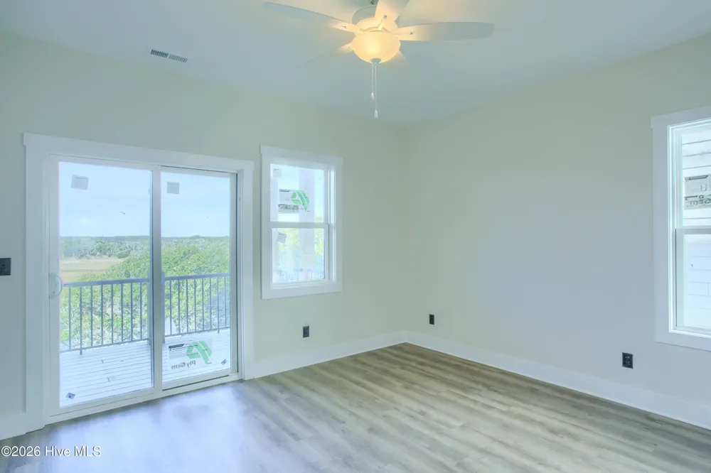 717 New River Drive #B Surf City, NC 28445