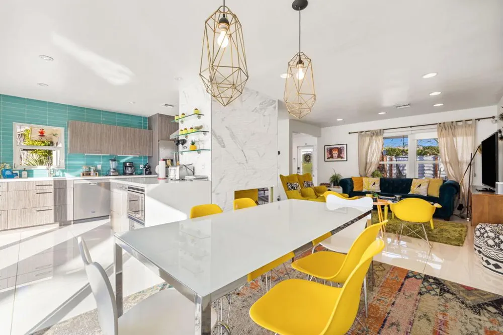 3963 E Calle San Antonio Palm Springs, CA 92264