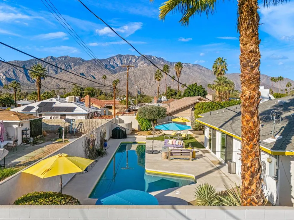 3963 E Calle San Antonio Palm Springs, CA 92264