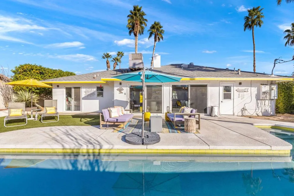 3963 E Calle San Antonio Palm Springs, CA 92264