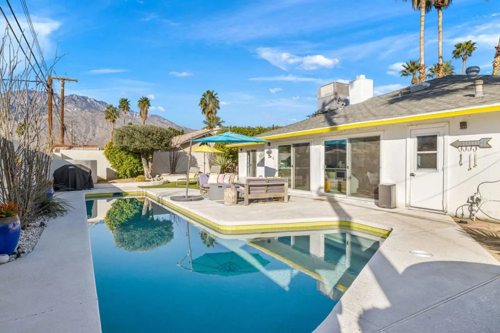 3963 E Calle San Antonio Palm Springs, CA 92264