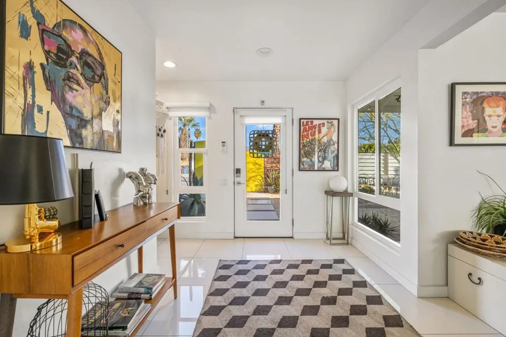 3963 E Calle San Antonio Palm Springs, CA 92264