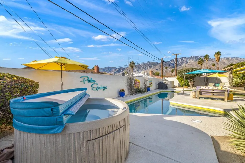 3963 E Calle San Antonio Palm Springs, CA 92264