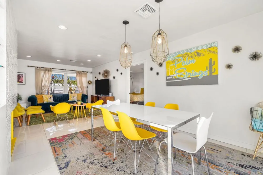 3963 E Calle San Antonio Palm Springs, CA 92264