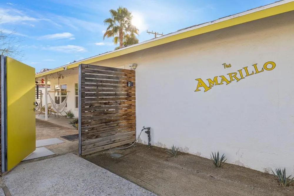 3963 E Calle San Antonio Palm Springs, CA 92264