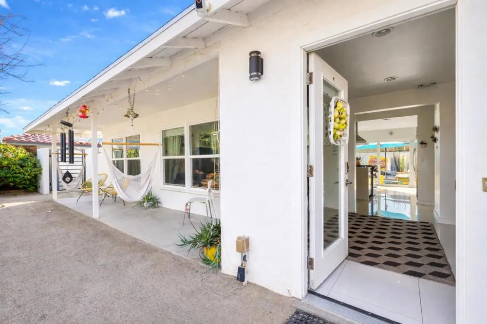 3963 E Calle San Antonio Palm Springs, CA 92264