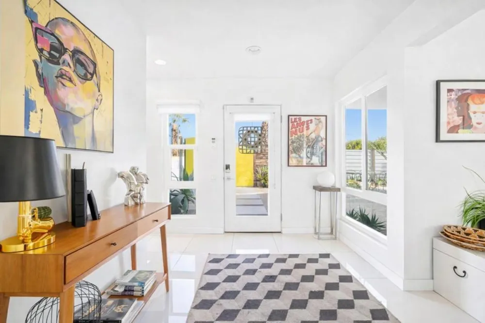 3963 E Calle San Antonio Palm Springs, CA 92264