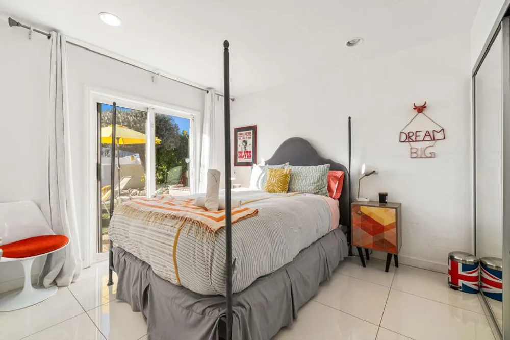 3963 E Calle San Antonio Palm Springs, CA 92264