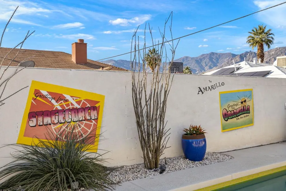 3963 E Calle San Antonio Palm Springs, CA 92264