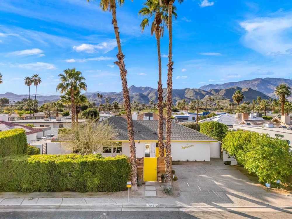 3963 E Calle San Antonio Palm Springs, CA 92264