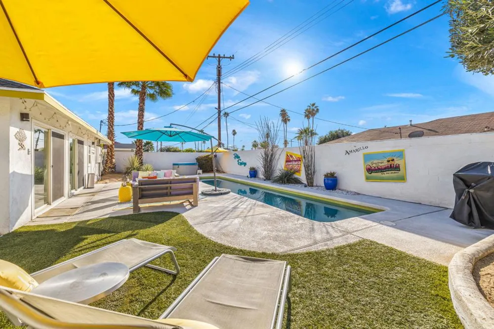 3963 E Calle San Antonio Palm Springs, CA 92264
