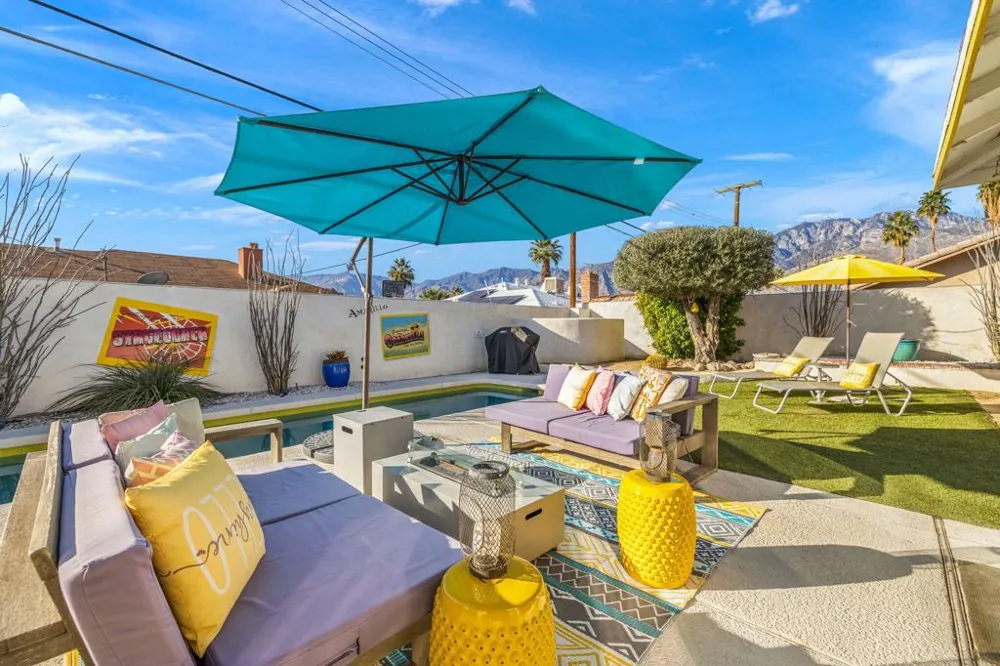 3963 E Calle San Antonio Palm Springs, CA 92264