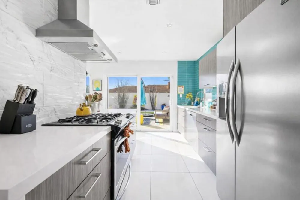 3963 E Calle San Antonio Palm Springs, CA 92264