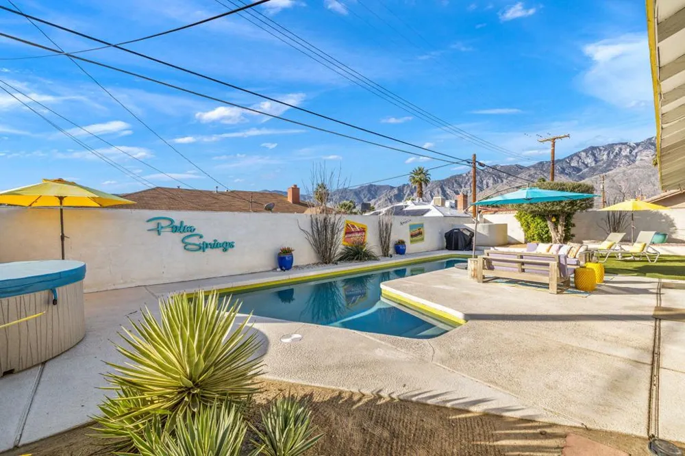3963 E Calle San Antonio Palm Springs, CA 92264