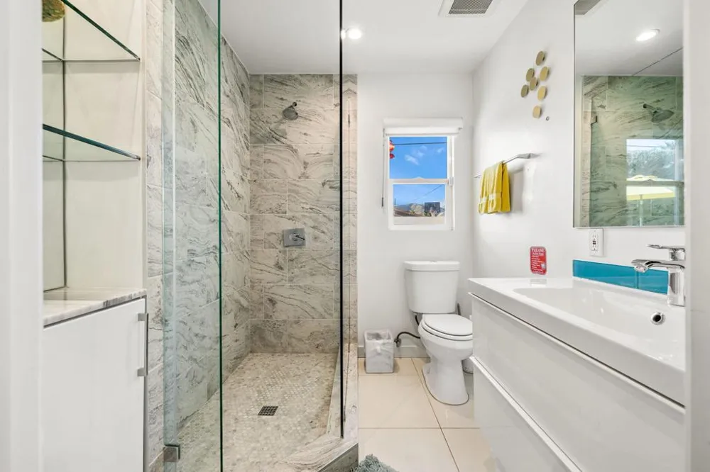 3963 E Calle San Antonio Palm Springs, CA 92264